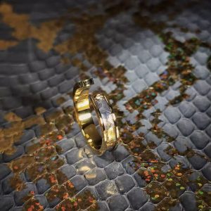 Yellow gold snakeskin ring