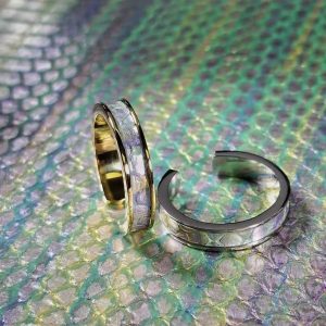 Gradient blue-pink snakeskin ring