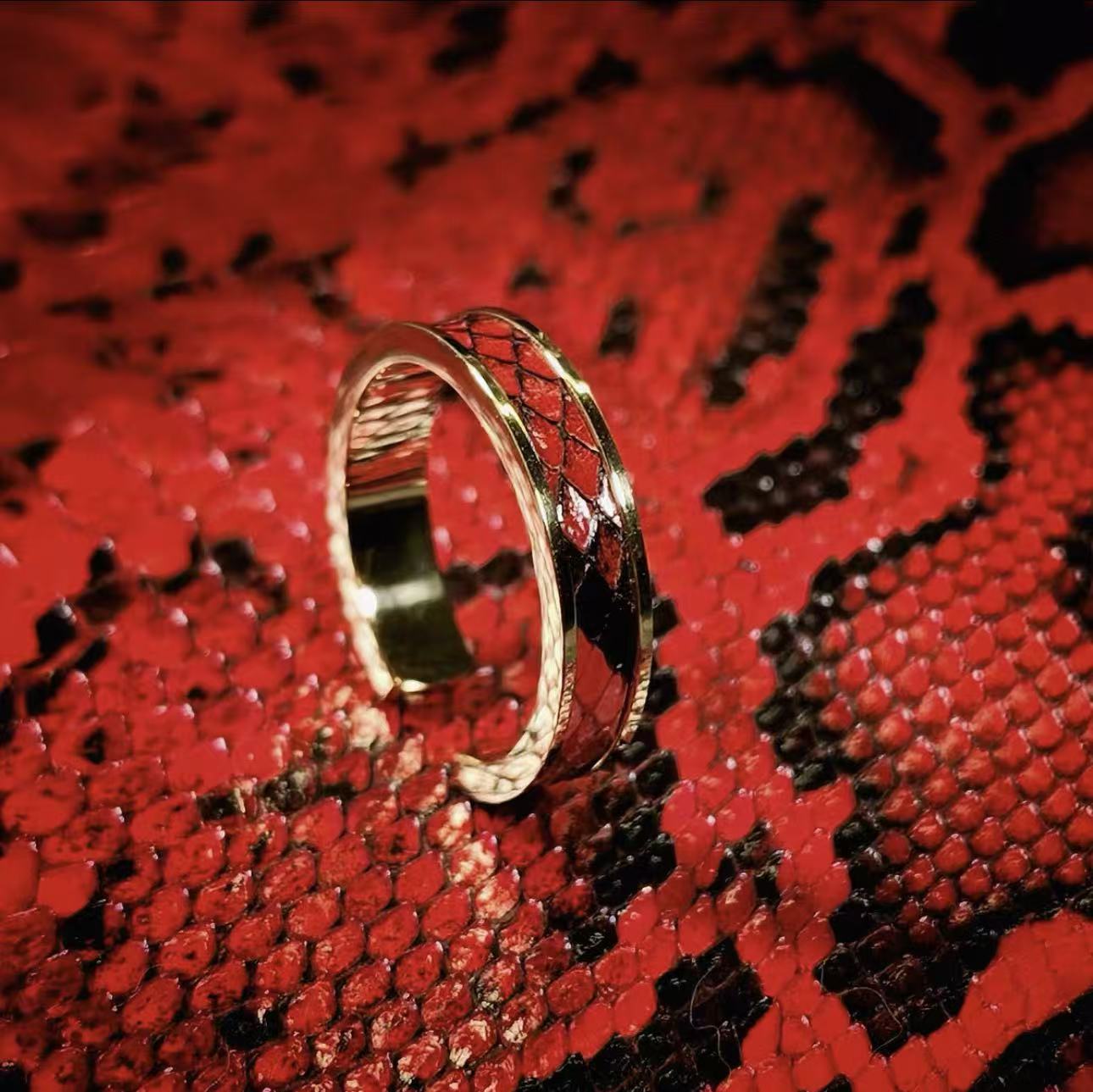 Yellow gold black and red gradient snakeskin ring